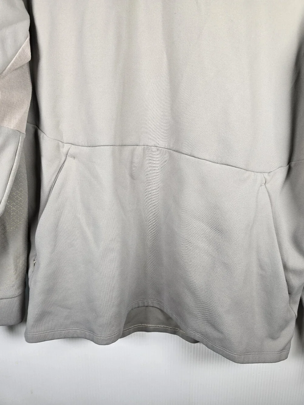 Lululemon Men's Light Gray Pullover Hoodie Size Large Zippered Pockets